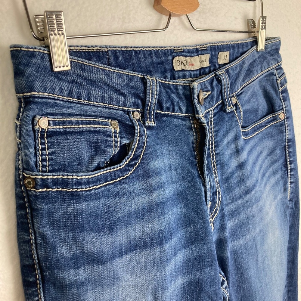 Buckle BKE Denim Harper Mid Rise Dark Wash Size 31 Embroidered  Blue Jeans - Picture 8 of 14
